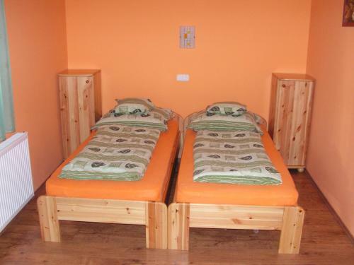 Nefelejcs Fagyiz� �s Apartmanh�z