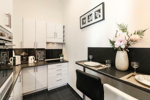 Real Apartments Heged?