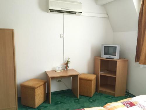 Hostal Ak�cliget Gy�gy-�s Strandf�rd?