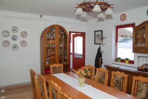 Hostal Holl�k?i Vend�gh�z