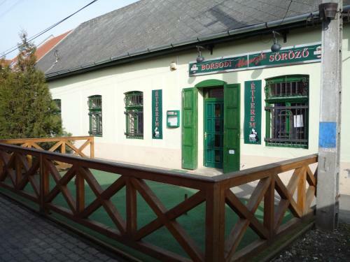 Hostal Aba Vez�r Panzi� �s �tterem