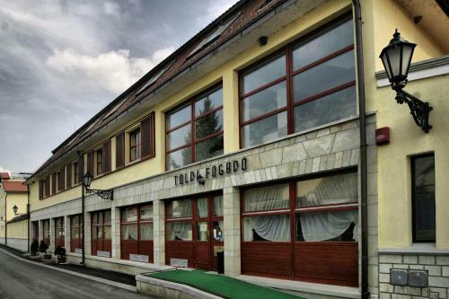 Hotel Toldi Fogad�