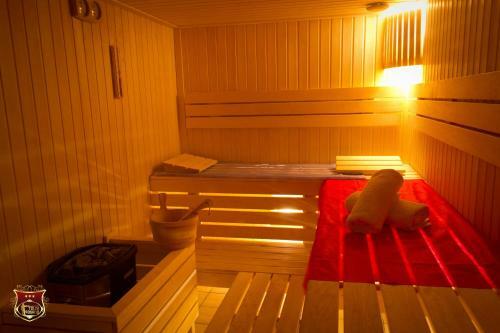 Hotel Toldi Fogad�