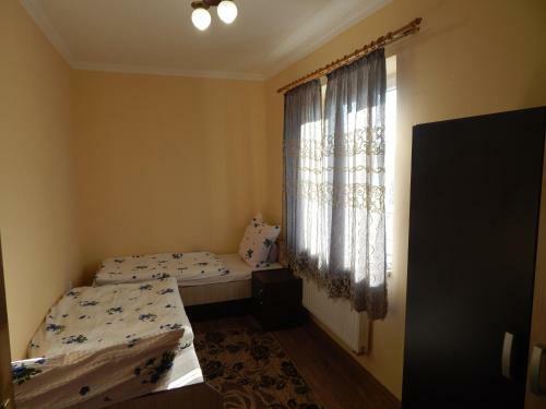 Halv�ny Vend�gh�z
