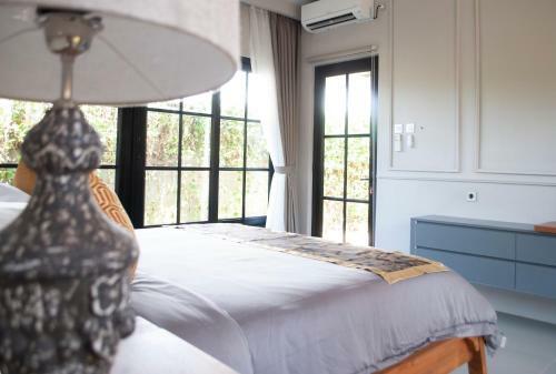 Casa Narrow Villa