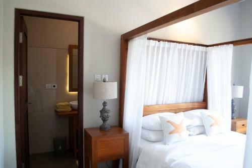 Casa Narrow Villa
