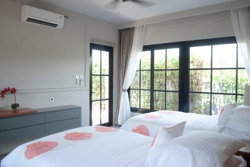 Casa Narrow Villa