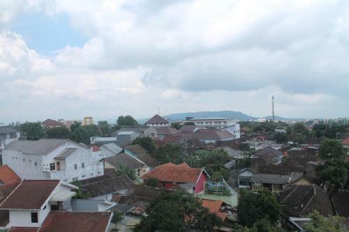 Hotel Laras Asri Resort & Spa