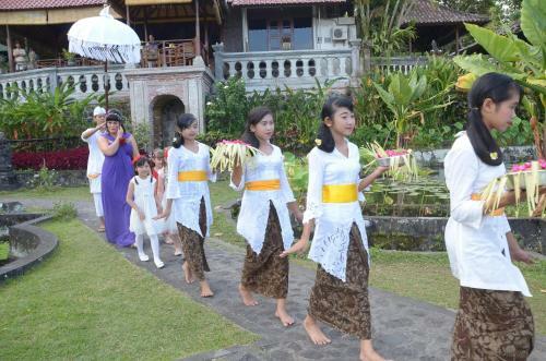 Tirta Ayu Hotel And Restaurant