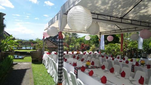 Tirta Ayu Hotel And Restaurant