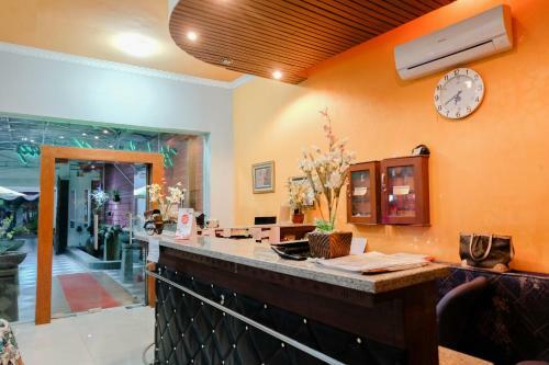 Hostal Oyo 1190 Ndalem Katong Residence