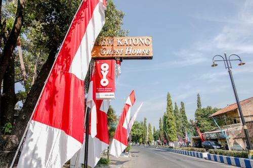 Hostal Oyo 1190 Ndalem Katong Residence