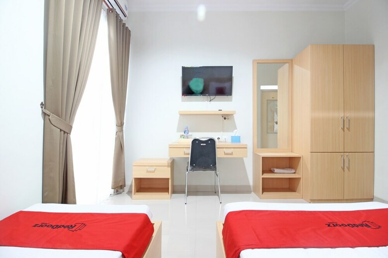 Hostal Reddoorz Near Amikom Yogyakarta