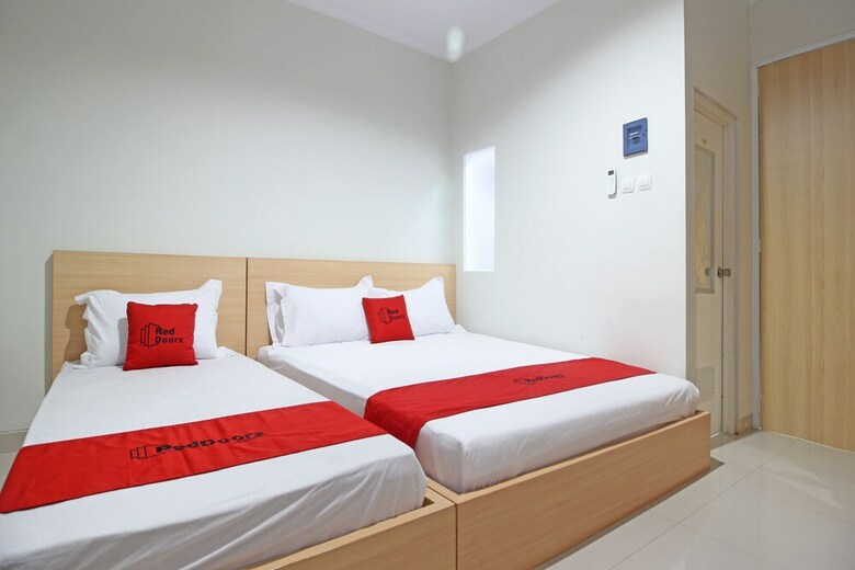 Hostal Reddoorz Near Amikom Yogyakarta