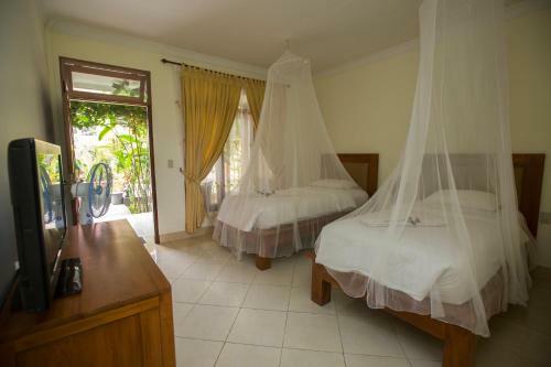 Hostal Toba Village Inn