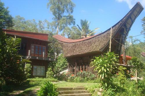 Tongkonan Layuk Lion
