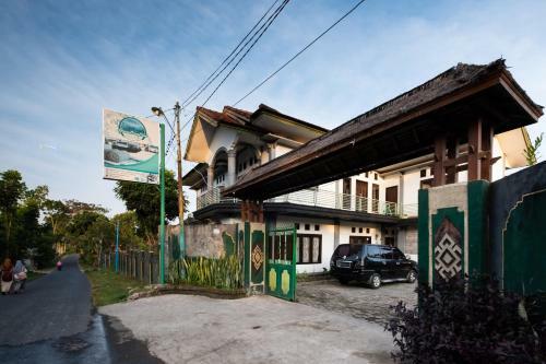 Hostal Oyo 1320 Green Orry Inn