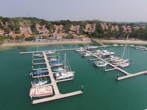 Hotel Nongsa Point Marina