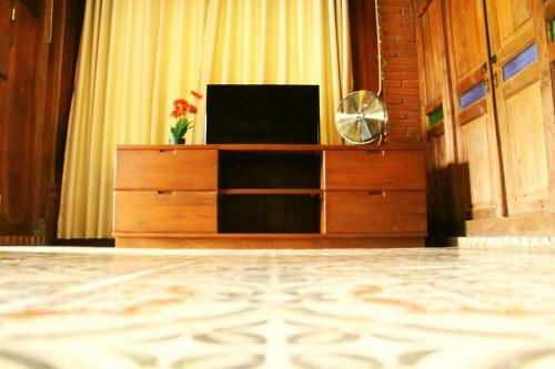 Anugro's Homestay By The Grand Java