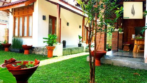 Anugro's Homestay By The Grand Java