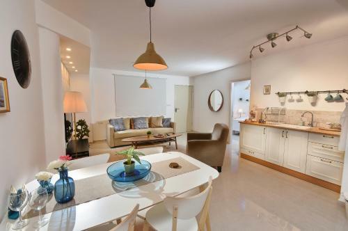 Lodge Adios- Suite In The Galilee