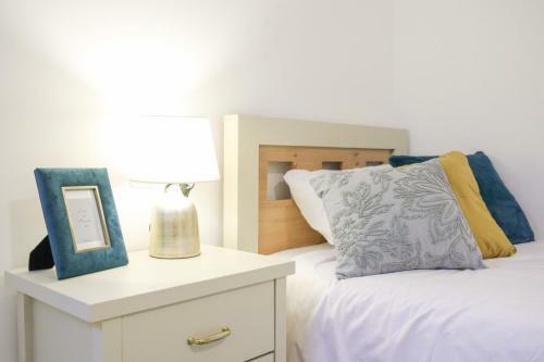 Spacious 3 Bdr Garden Apartment