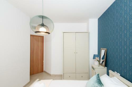 Spacious 3 Bdr Garden Apartment