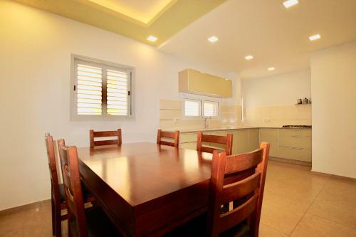 Royal Apartment On The Central Beach In Netanya