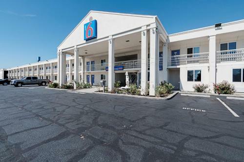 Motel 6 Martinsburg