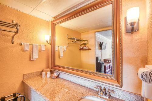 Motel Budget Inn And Suites