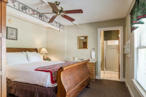 Hotel The Historic Peninsula Inn