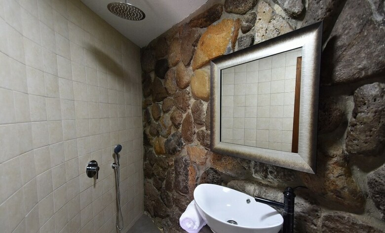 Lodge Atzula Bagolan
