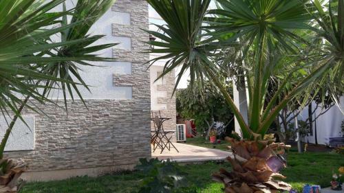 Lodge Mango Holiday Rooms