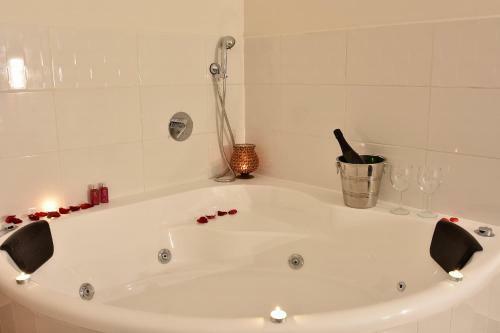 Apartamento Luxury Suite With Jaccuzzi? & Pool
