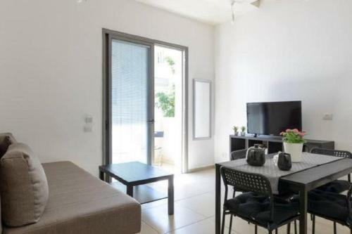 Luxury Beach Apartment On Ben Yehuda