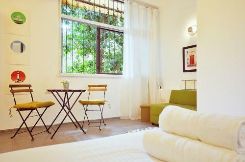 Apartamento Rebecca Inn House - City Center Studio