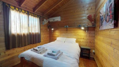 Bed & Breakfast ??? ???? - ??? ????? (Zohar Badeshe - Ein Habesor)