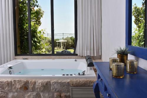 Kami Suites Hotel