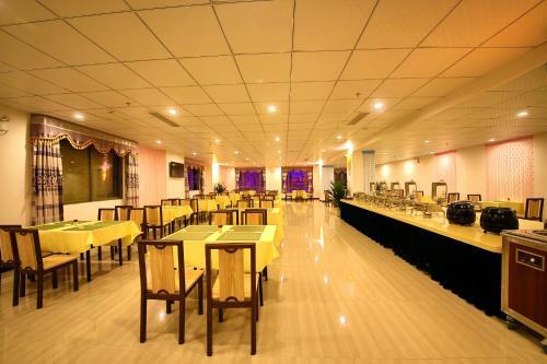 Xinxing Jinbao Haoting Hotel