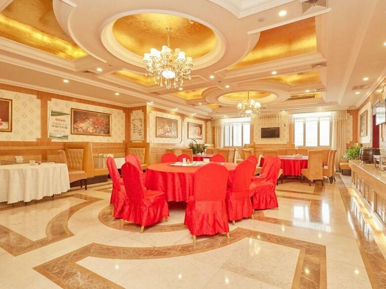 Vienna Hotel Shanghai Jinshan Wei Railway Station