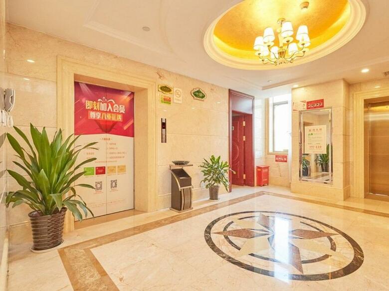 Vienna Hotel Shanghai Jinshan Wei Railway Station