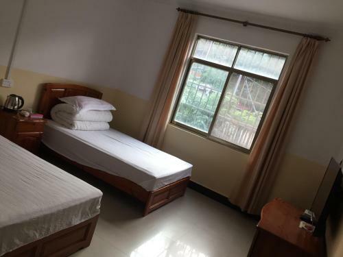 Hostal West City Guesthouse