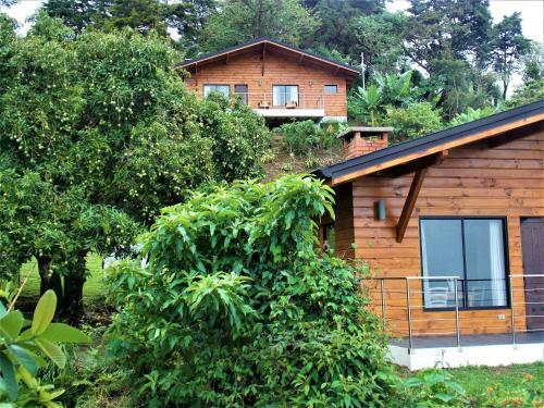 Hostal Helvetico Chalets & Reserve