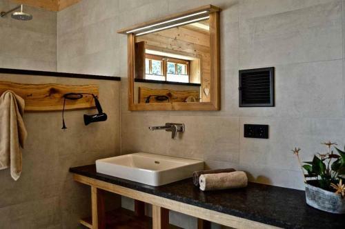 H�tten Am Waldrand