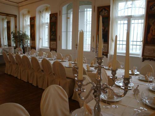 Hotel Schloss Grochwitz (Garni)
