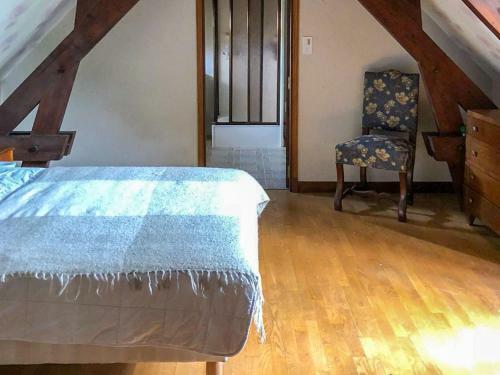 Comfortable Holiday Home In Cerilly With Private Pool