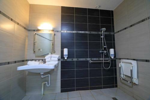 Brit Hotel Le Polder