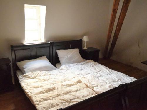 Cozy Holiday Home In Tour-de-faure With Swimming Pool