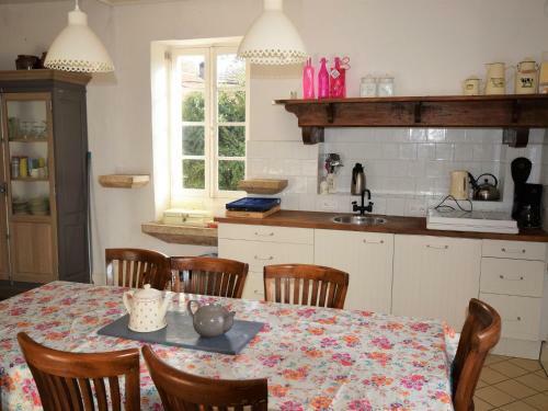Cozy Holiday Home In Tour-de-faure With Swimming Pool