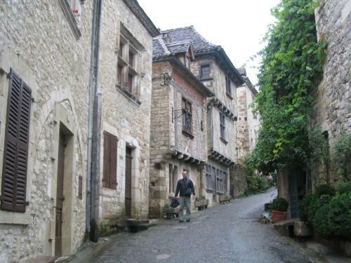 Cozy Holiday Home In Tour-de-faure With Swimming Pool